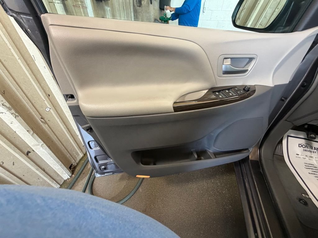 Used 2015 Gray Toyota XLE image 10