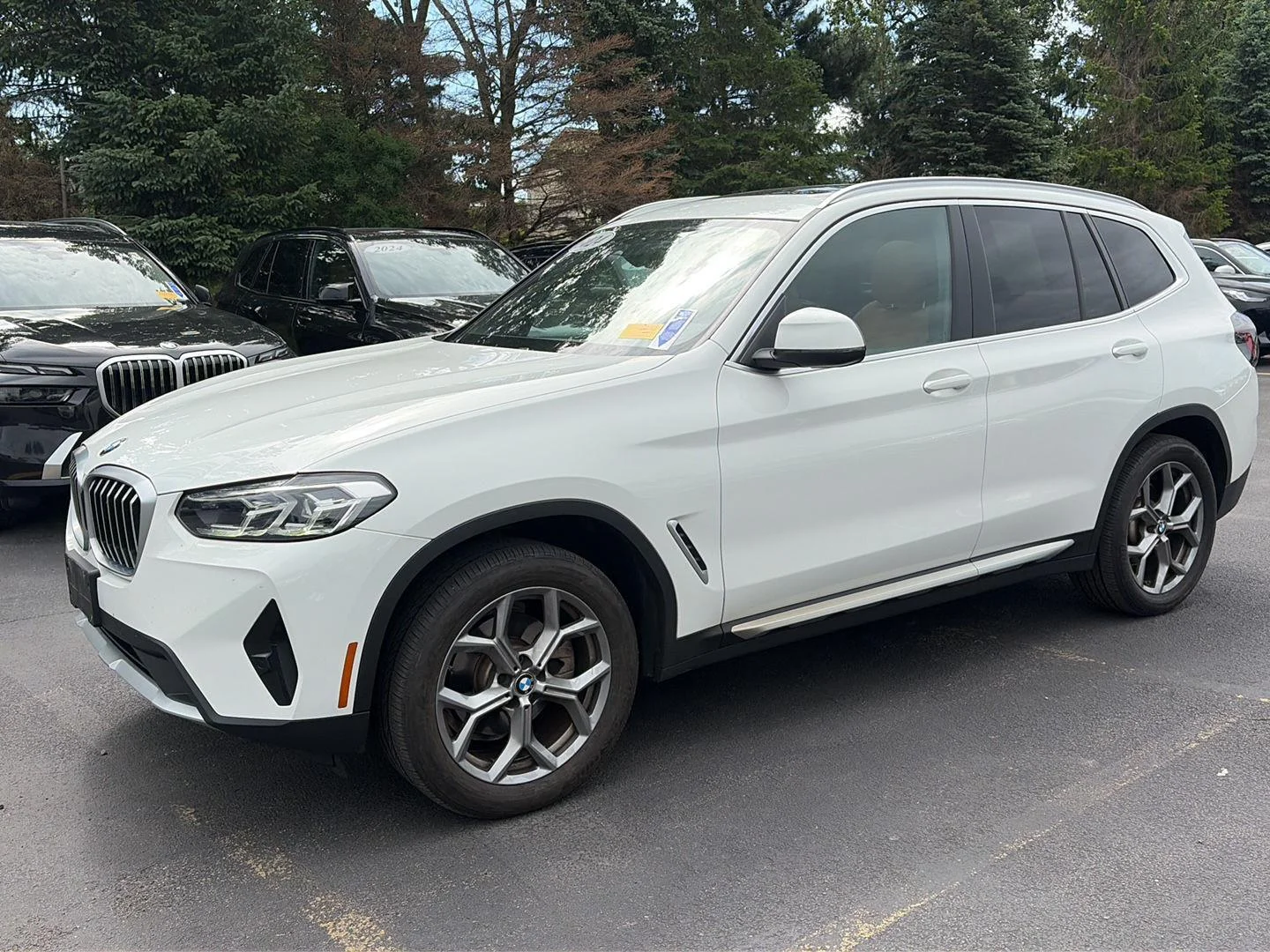 Used 2024 Alpine White BMW xDrive30i image 6