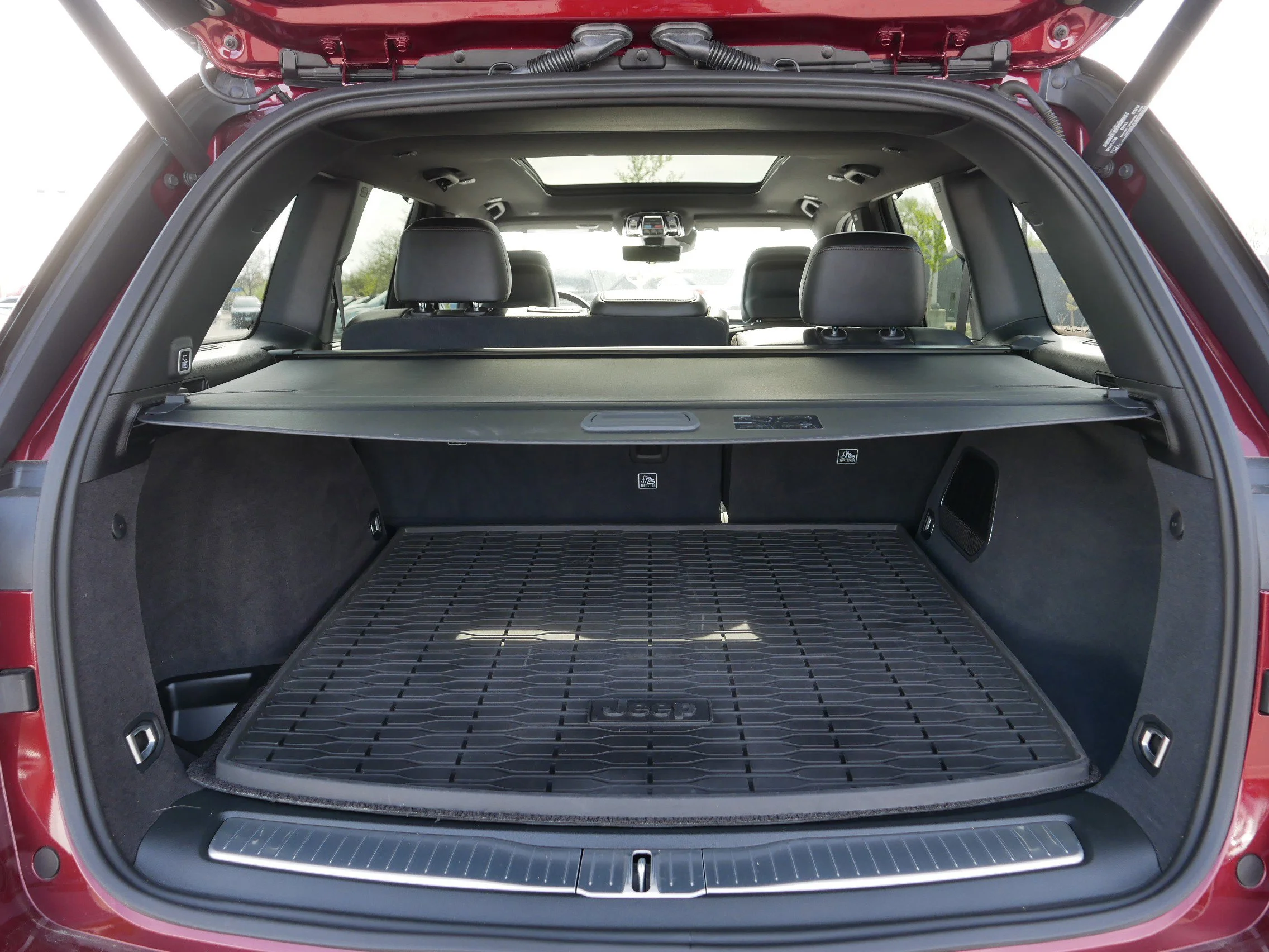 Used 2023 Velvet Red Pearlcoat Jeep Summit image 18