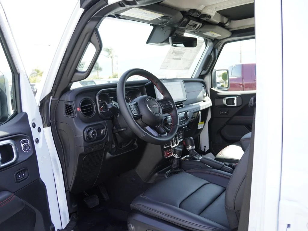 New 2026 Bright White Clear-Coat Exterior Paint Jeep Moab 392 image 20