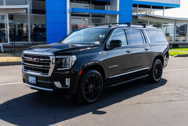 2023 GMC Yukon XL SLT