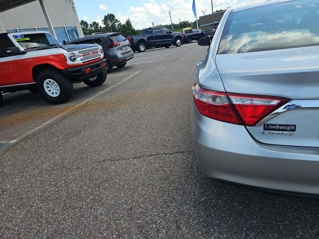 Used 2016 Gray Toyota LE image 7