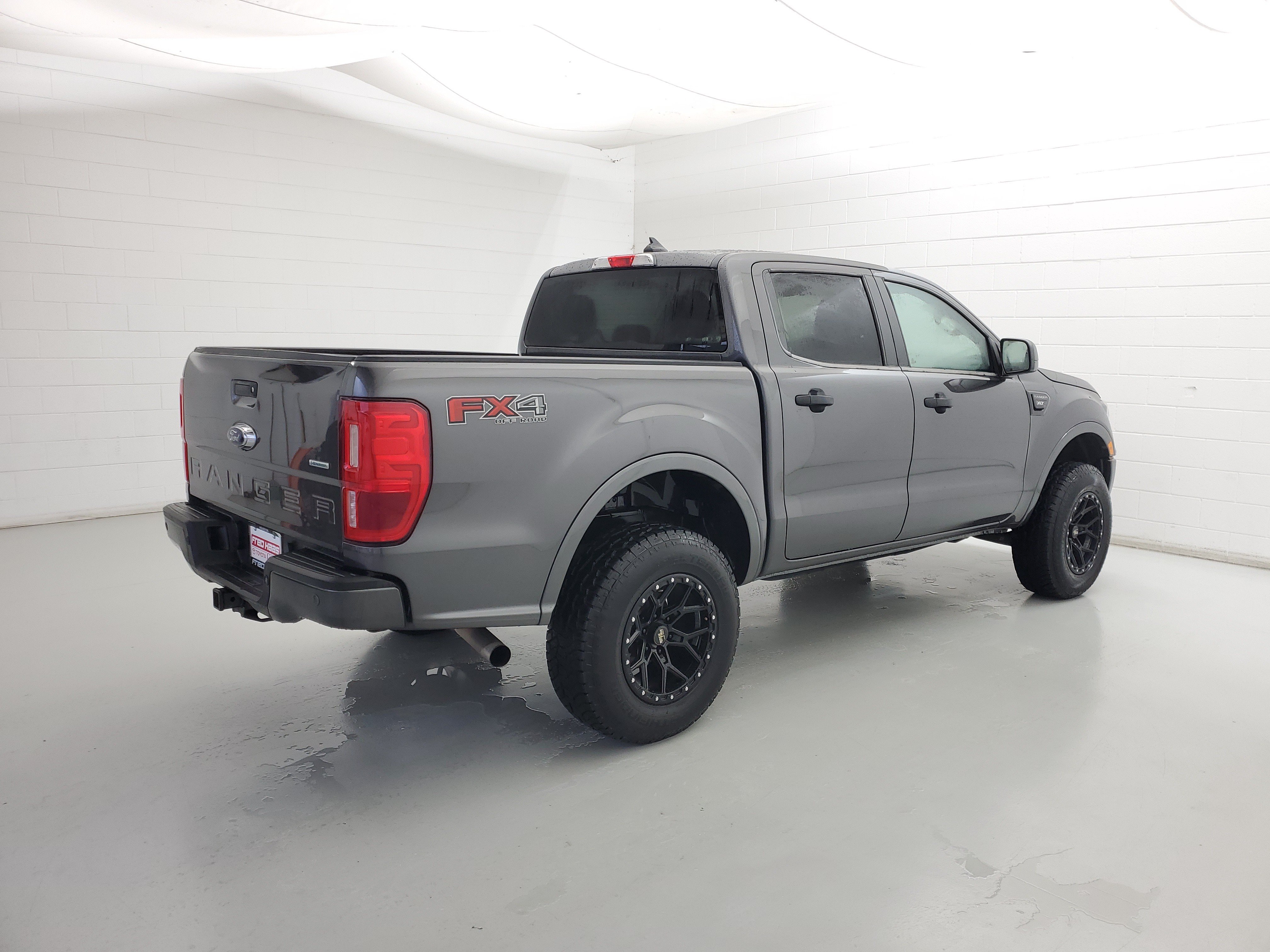 Used 2020 Magnetic Metallic Ford XLT image 5