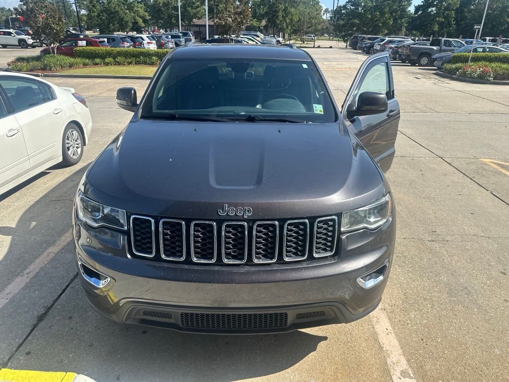 Used 2020 Gray Jeep Laredo E image 2