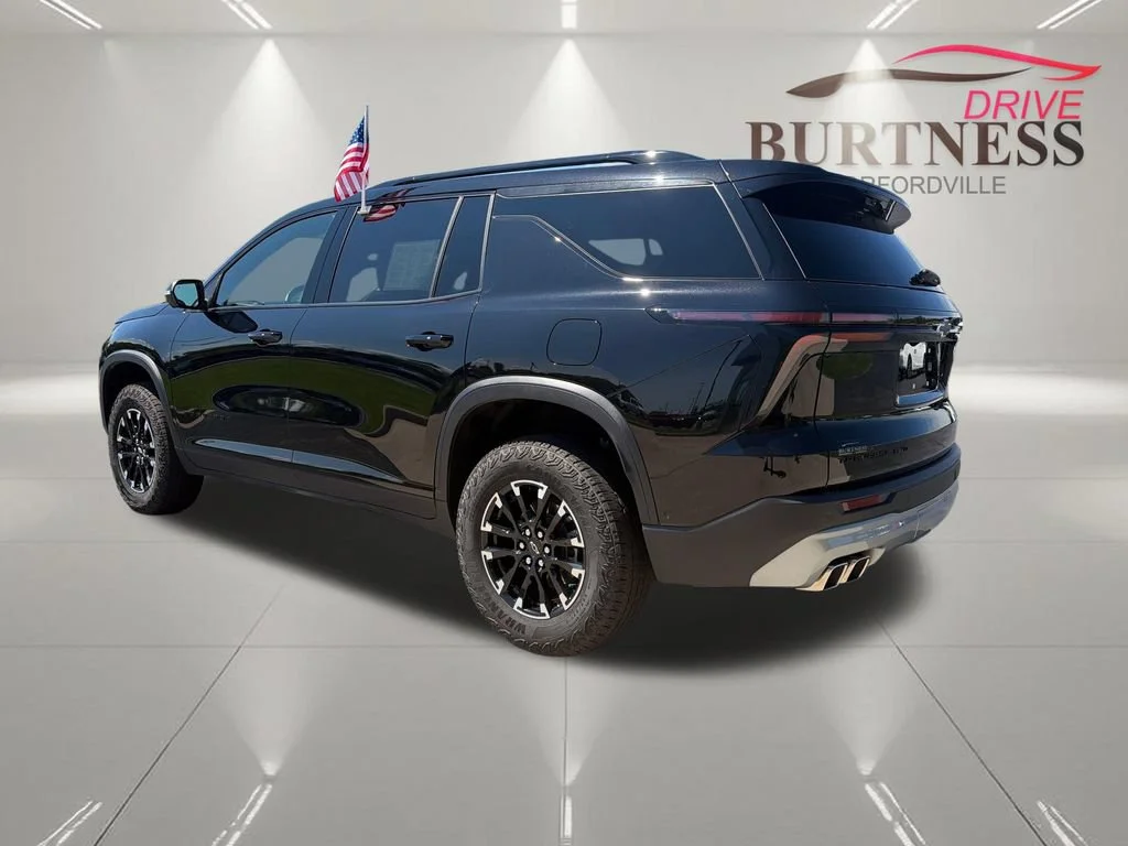 Certified Used 2025 Mosaic Black Metallic Chevrolet Z71 image 6