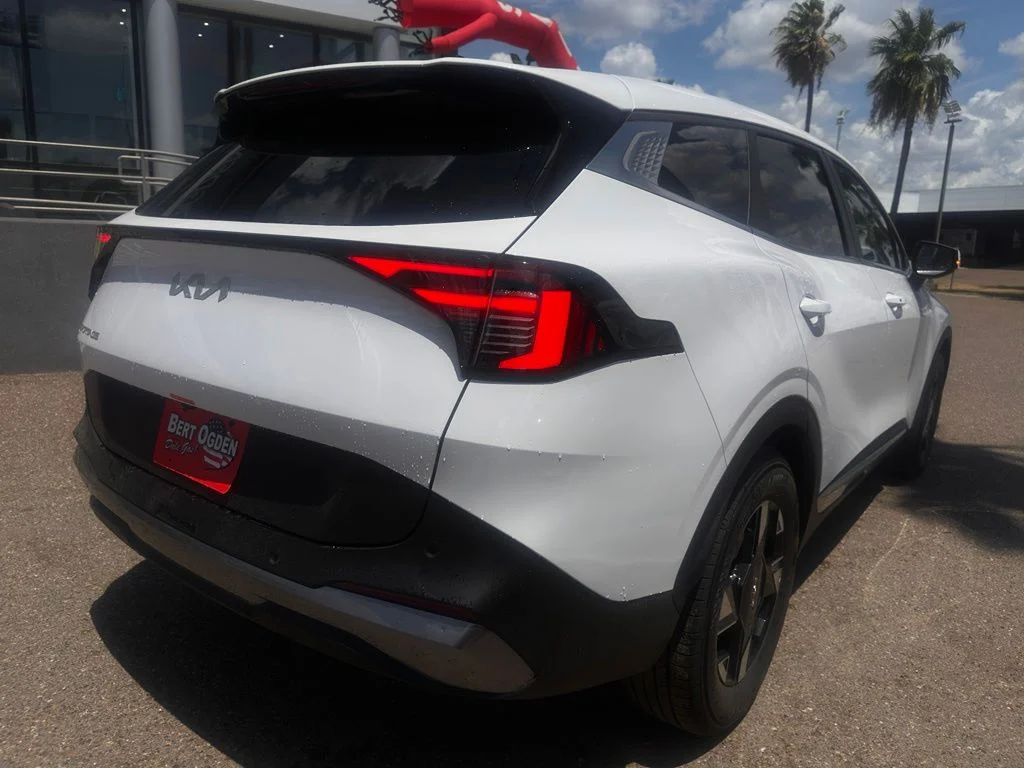 New 2026 White Kia LX image 5