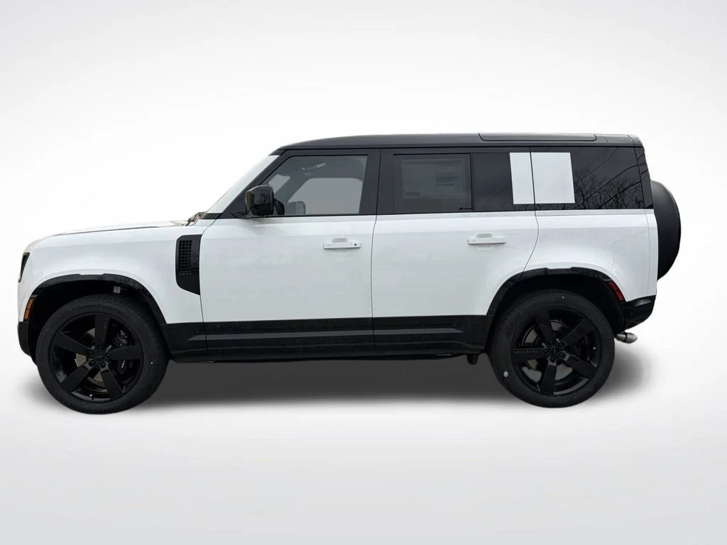 New 2026 Fuji White Land Rover V8 image 5