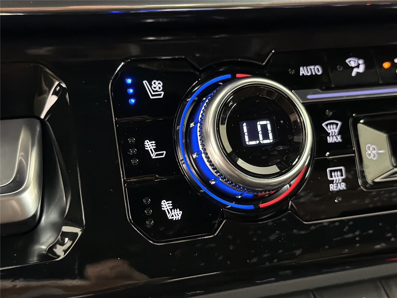 New 2026 Onyx Black GMC Denali Ultimate image 32