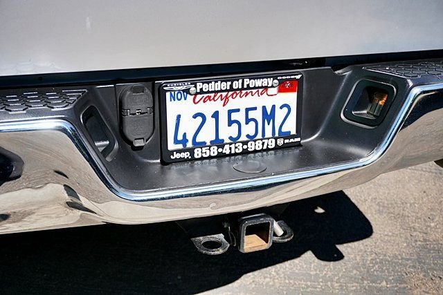 Used 2017 Silver Ram Laramie image 12