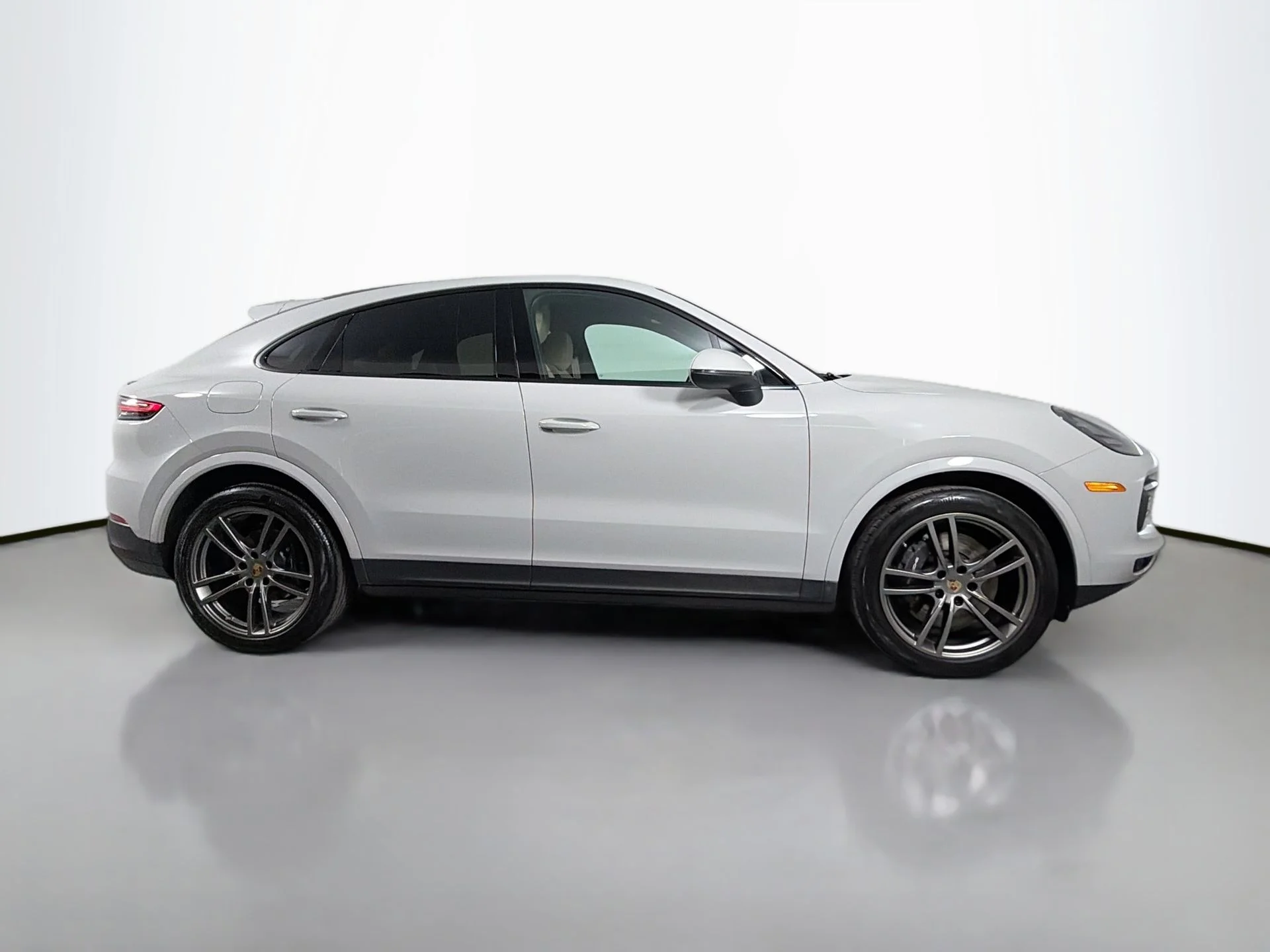 Used 2022  Porsche Platinum Edition image 8