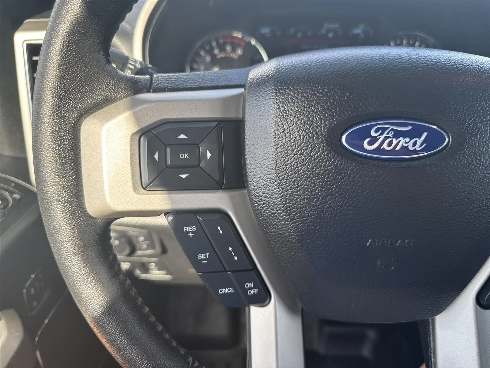 Used 2019 Ingot Silver Ford LARIAT image 21