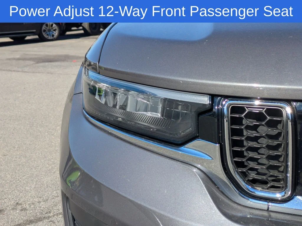 Used 2022 Gray Jeep Overland 4xe image 10