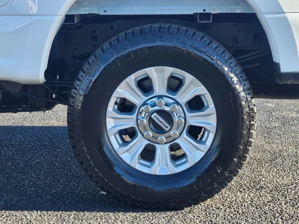 Used 2022 Oxford White Ford XLT image 14