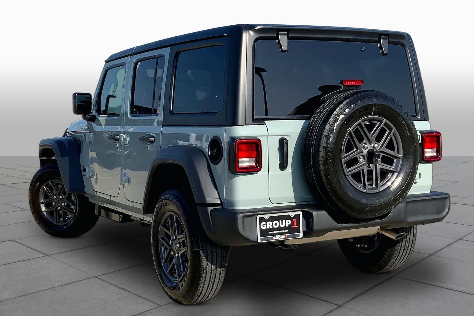 New 2026 Earl Clearcoat Jeep Sport S image 12