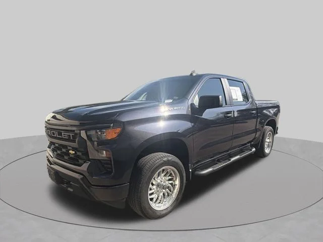 Used 2023 Gray Chevrolet Custom image 7