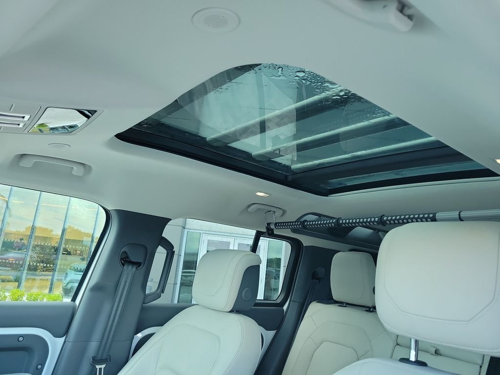 Certified Used 2023 Fuji White Land Rover SE image 27