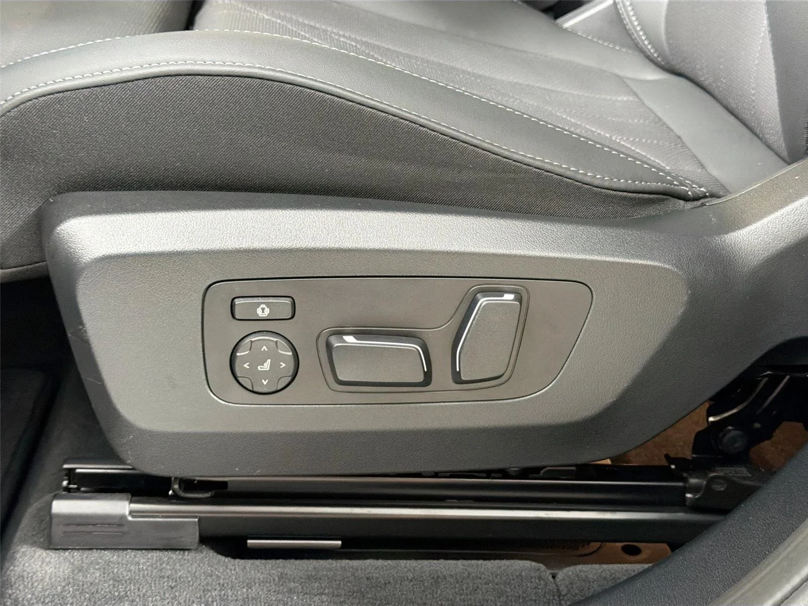 Used 2026 Skyscraper Grey Metallic BMW 30 xDrive image 17