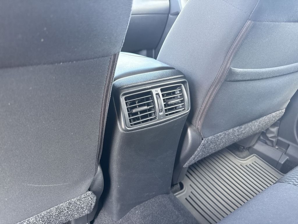 Used 2018 White Nissan S image 20