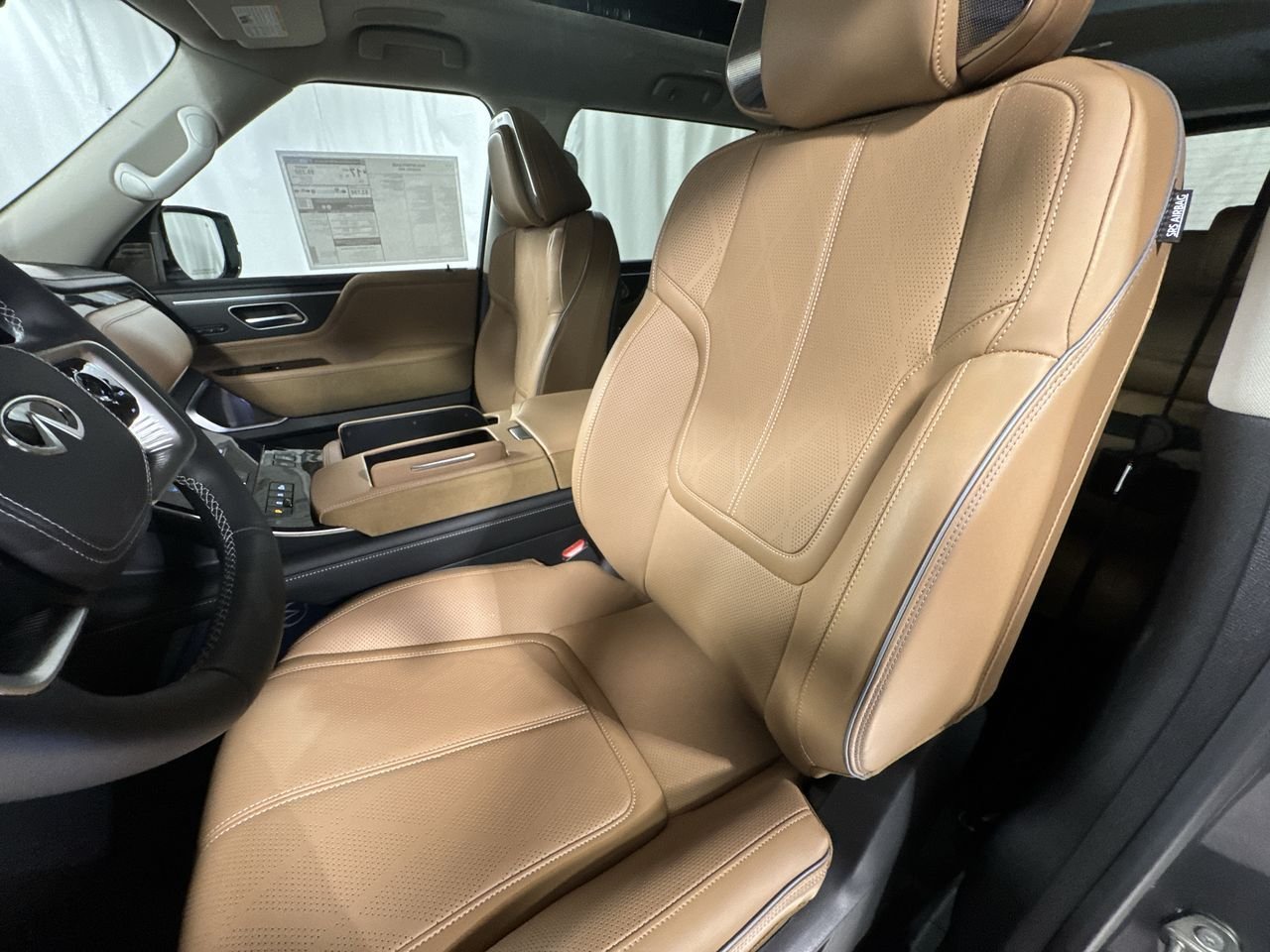 2025 INFINITI QX80 Sensory 4WD - Photo 16
