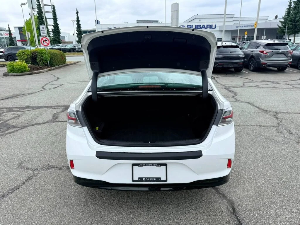 Used 2019 Hyper White Hyundai Hybrid Preferred Dilawri Certified   Local BC   Cl image 15