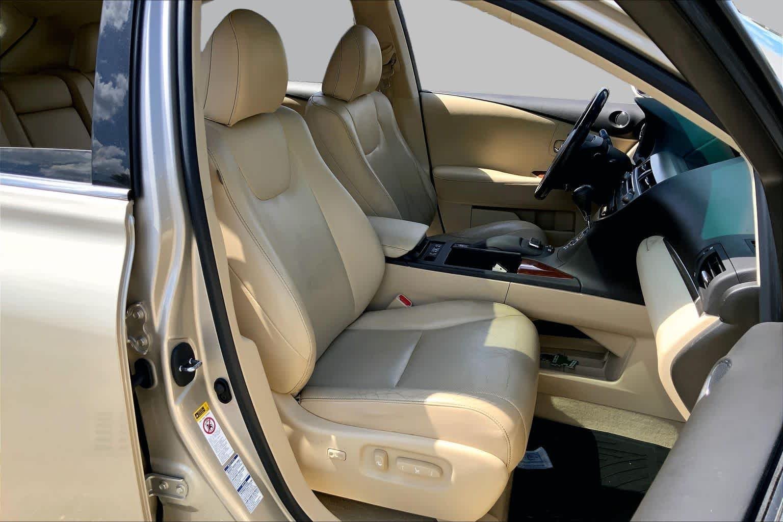 Used 2015 Satin Cashmere Metallic Lexus  image 9