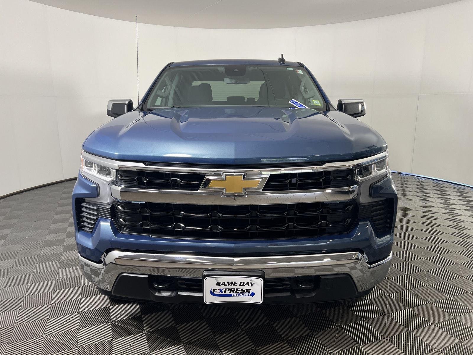 Used 2024 Lakeshore Blue Metallic Chevrolet LT image 29
