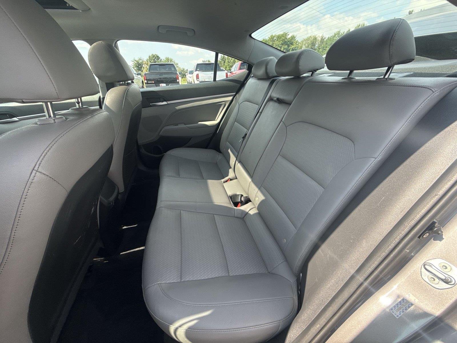 Used 2020 Fluid Metal Hyundai Limited image 17