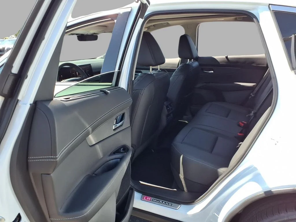 New 2027 Everest White Pearl TriCoat Nissan Platinum image 23
