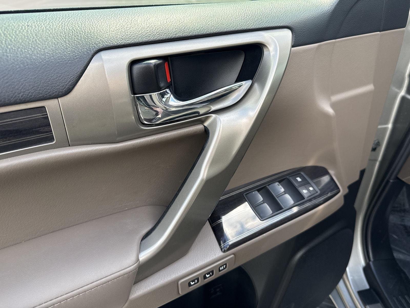 Used 2021 Atomic Silver Lexus GX 460 Premium image 20