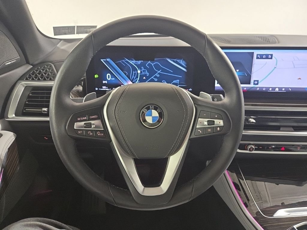 Used 2024 Black BMW xDrive40i image 10
