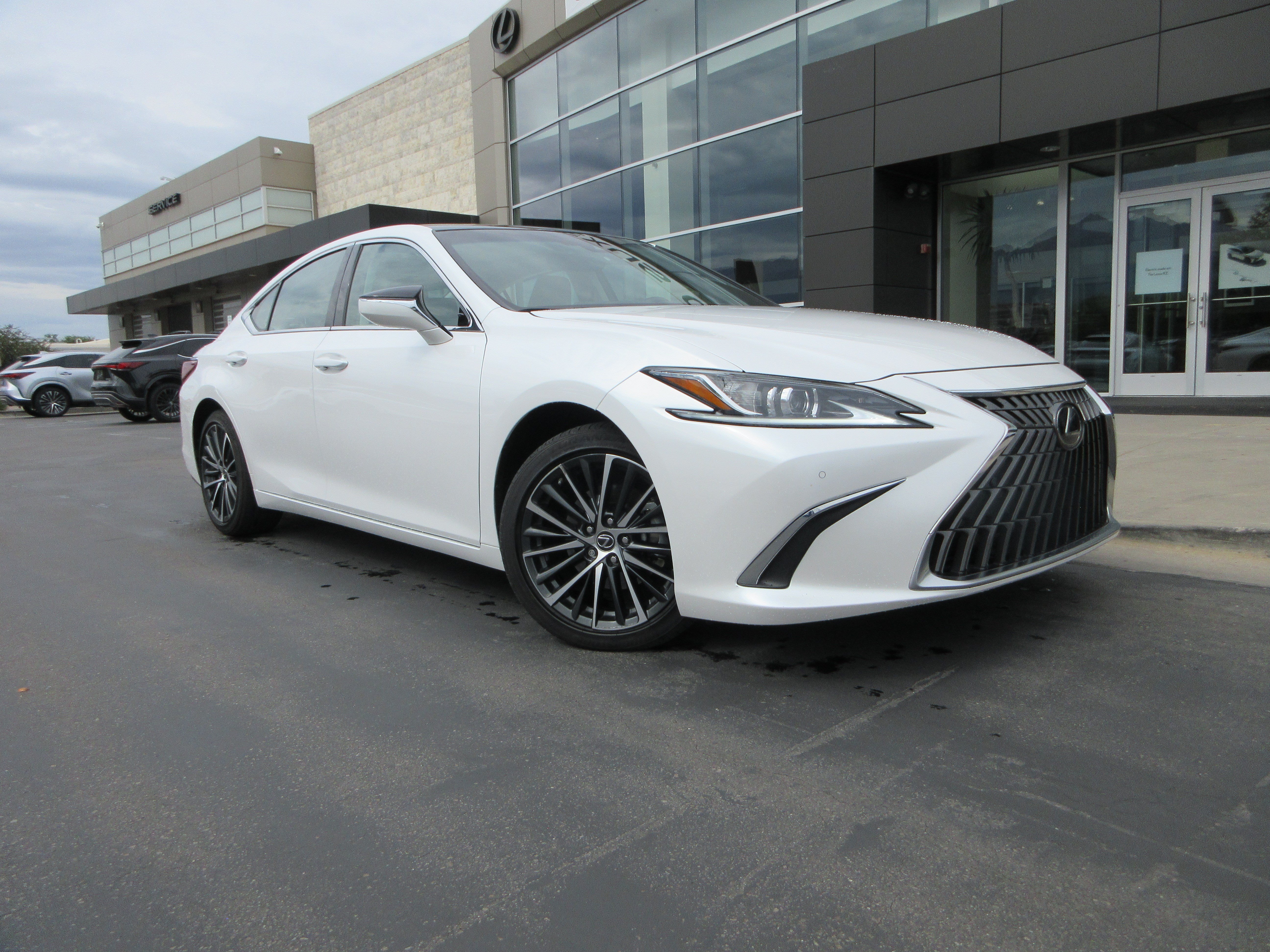 Used 2024 Eminent White Pearl Lexus 350 image 13