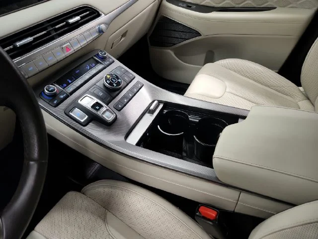 Used 2020 White Hyundai Limited image 29