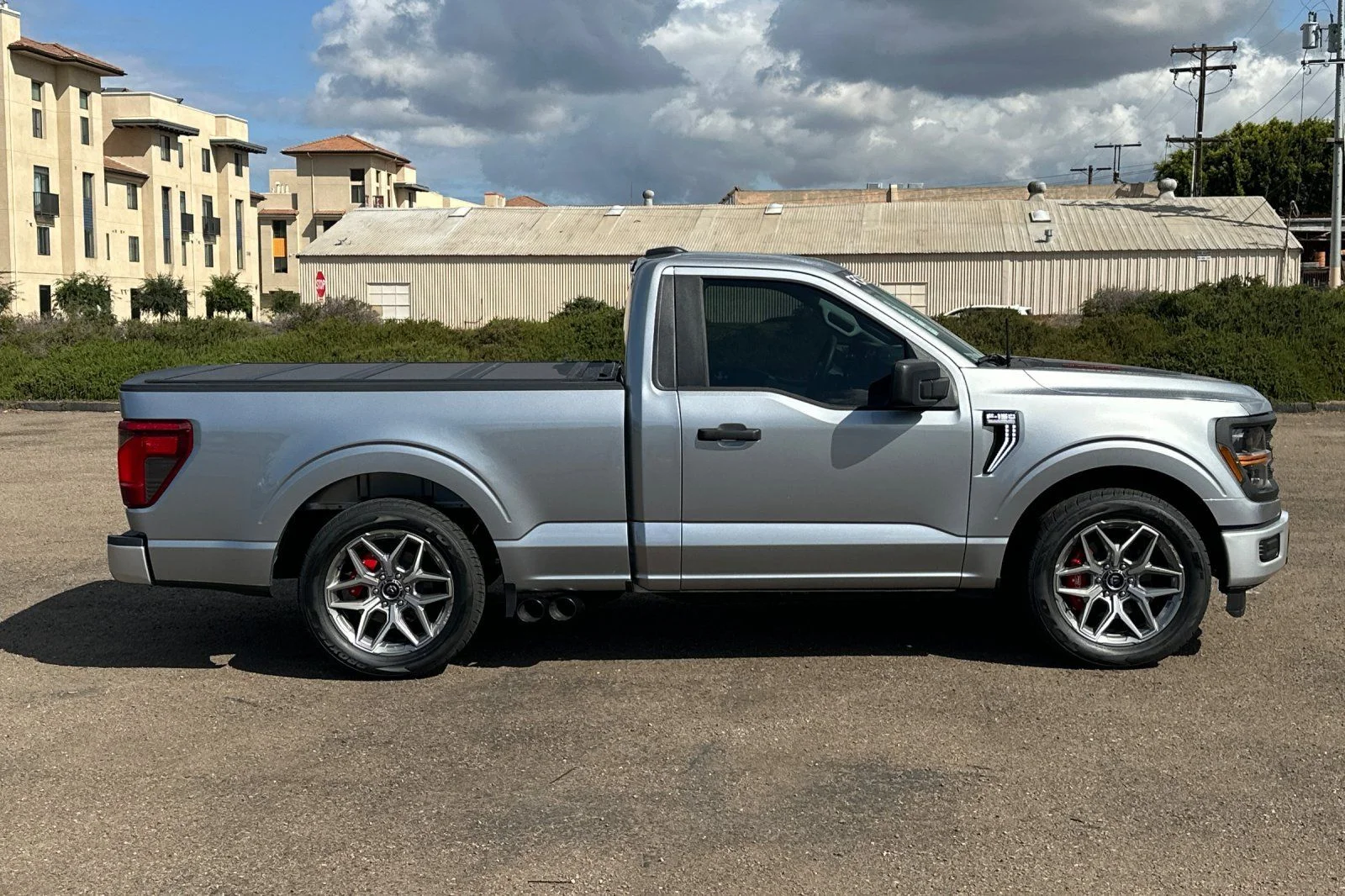 New 2026 Iconic Silver Metallic Ford XL image 2
