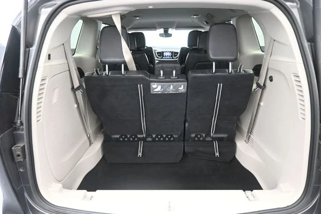 Used 2017 Gray Chrysler Touring L Plus image 35