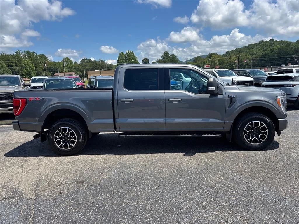 Used 2023 Gray Ford XLT image 9