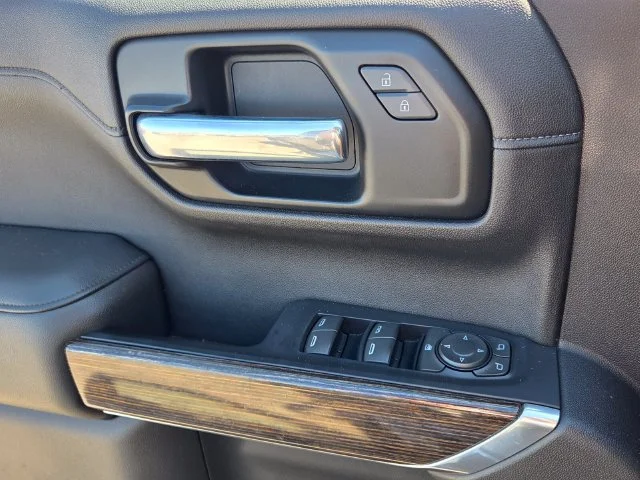 Used 2020 Gray GMC SLE image 30