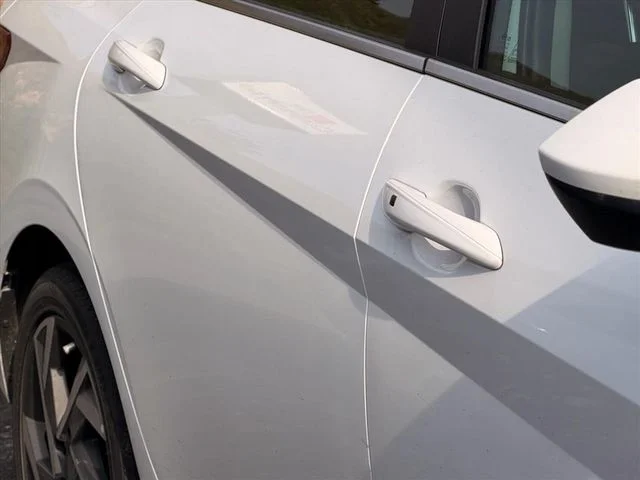 Used 2024 White Hyundai SEL image 6