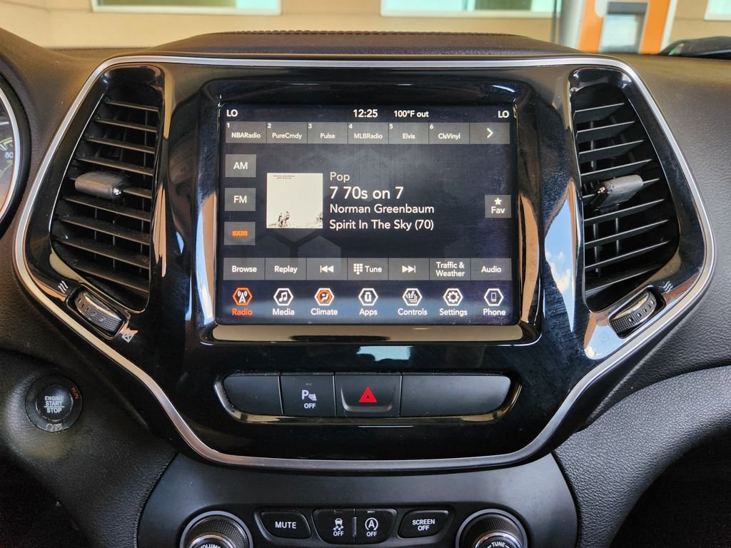 Used 2019 Diamond Black Crystal Pearlcoat Jeep Limited image 17