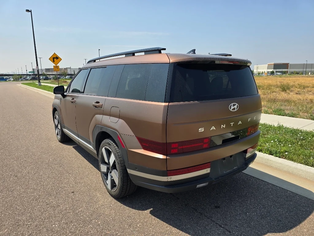 Used 2025 Earthy Brass Matte Hyundai Limited image 3