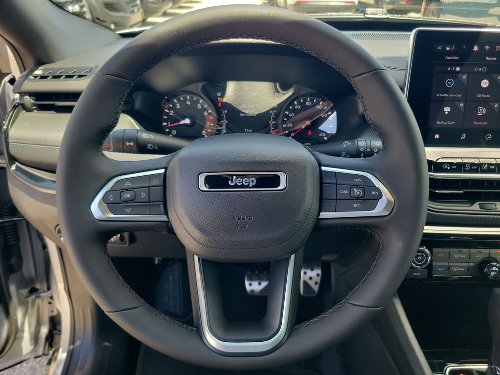 New 2026 Silver Zynith Metallic Clearcoat Jeep Latitude image 19