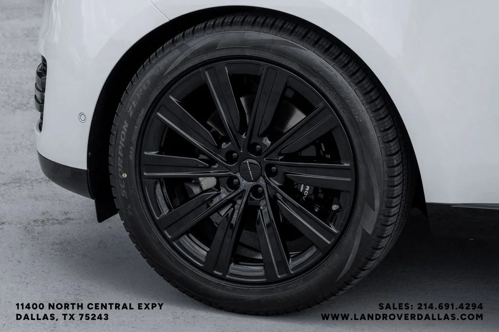 New 2026 Fuji White Land Rover SE image 59