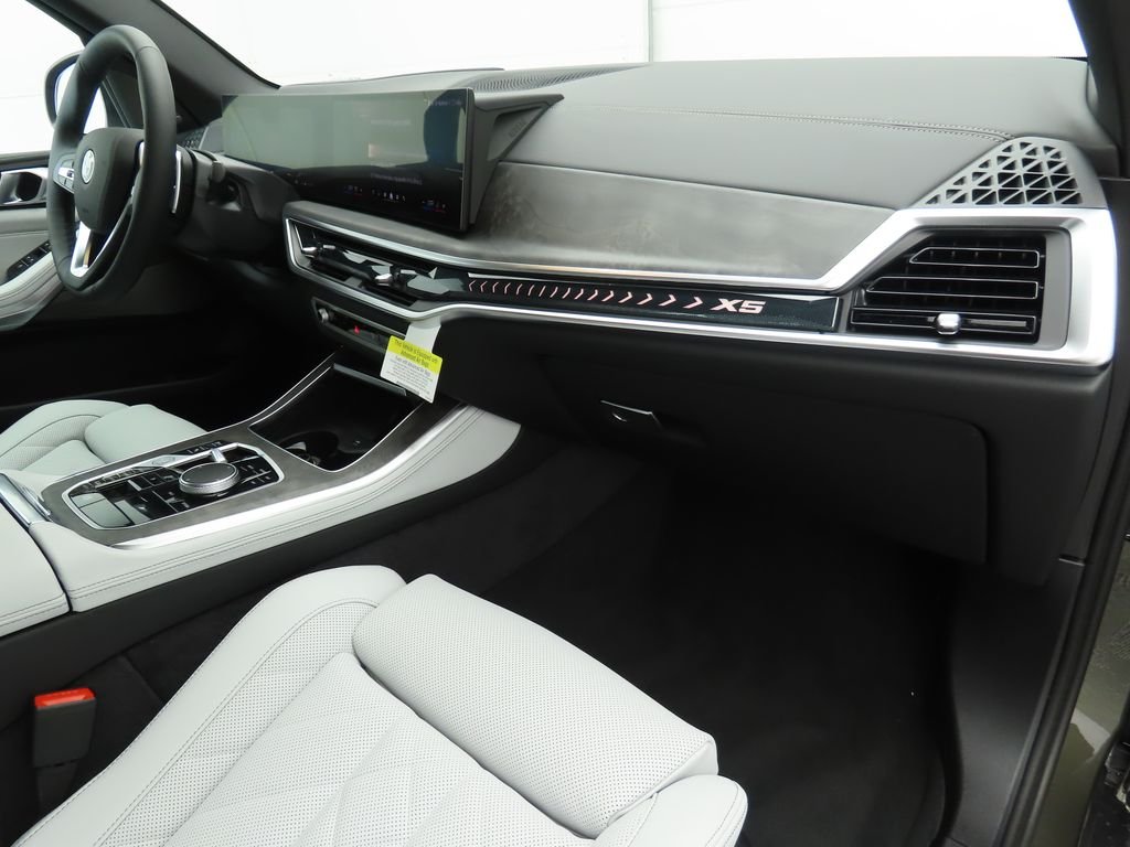 Used 2026 Green Metallic BMW xDrive40i image 17