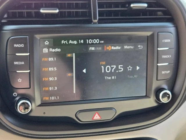 Used 2025 Silver Kia  image 27