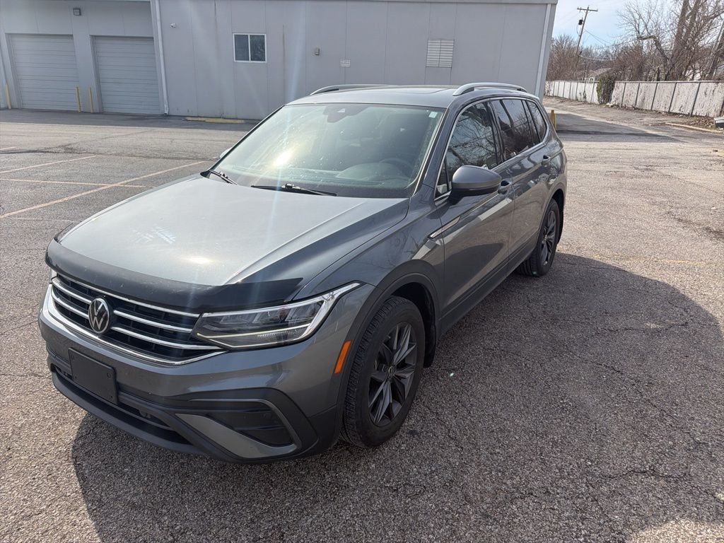 Used 2023 Volkswagen Tiguan SE with VIN 3VVNB7AX0PM123729 for sale in Kansas City