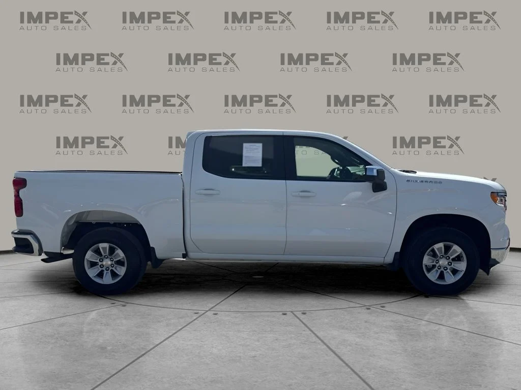 Used 2025 White Chevrolet LT image 6