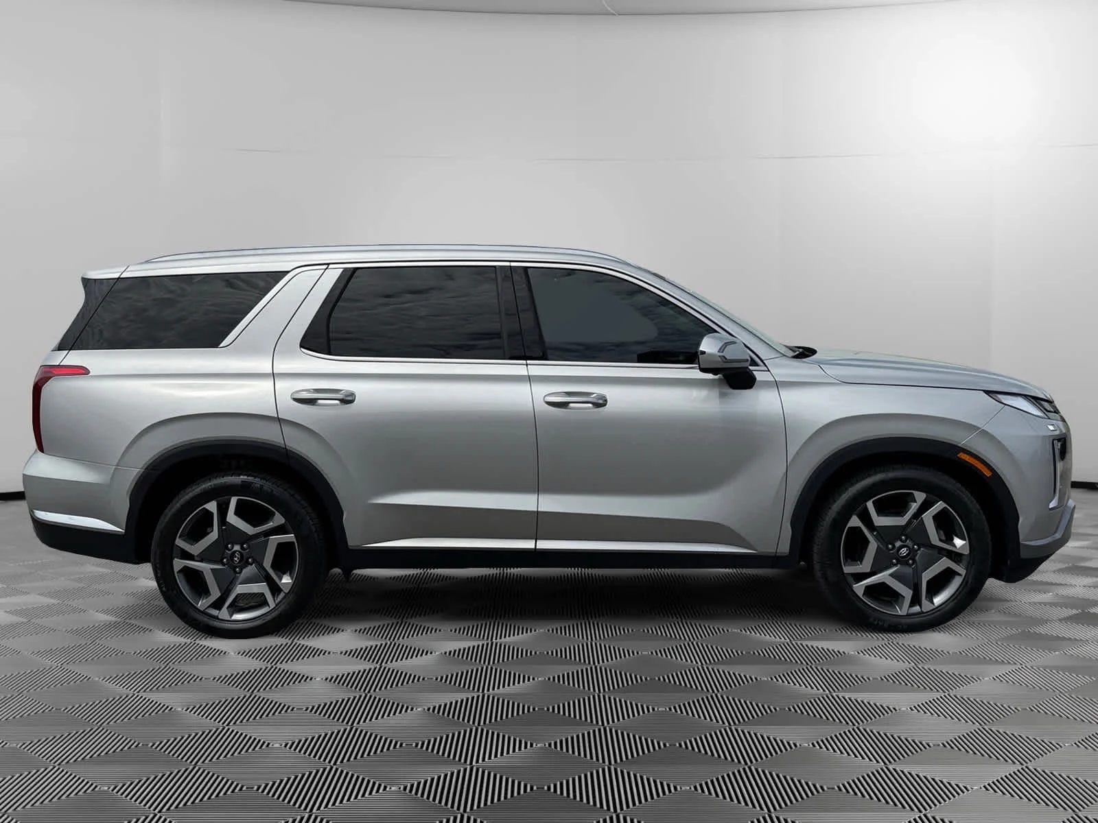 2024 Hyundai Palisade Limited - Photo 6