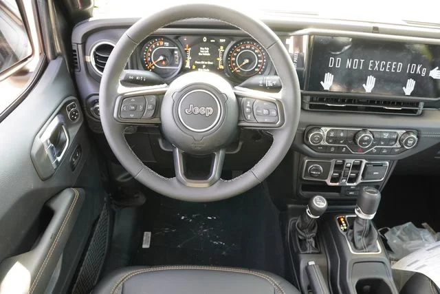 New 2026 Granite Crystal Metallic Clearcoat Jeep Sahara image 13
