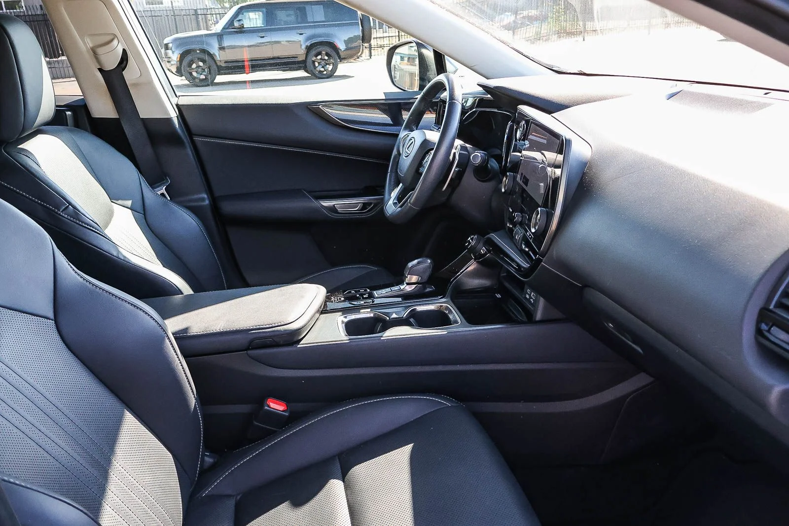 Used 2022 Gray Lexus 350h Base image 17