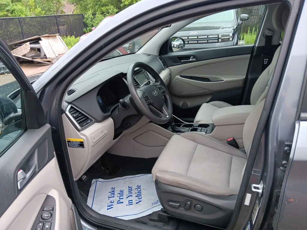Used 2016 Coliseum Gray Hyundai SE image 12