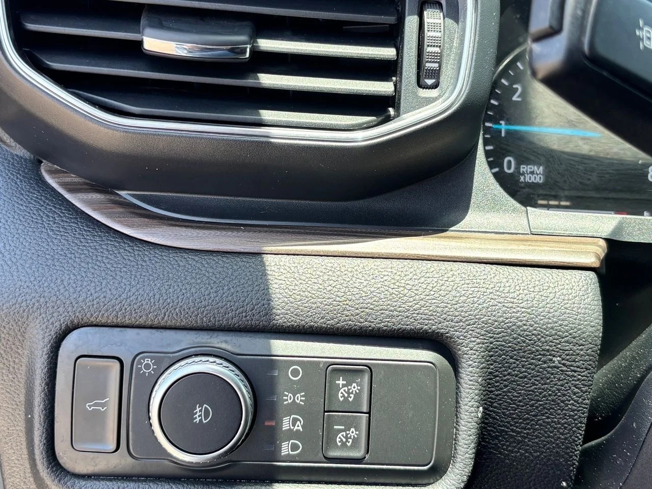 Used 2020 Magnetic Ford Limited image 27